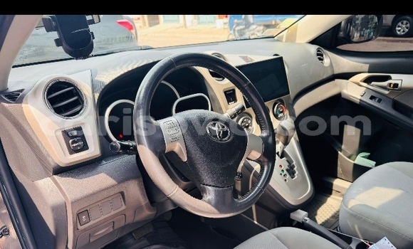 Sayi Na hannu Toyota Matrix Brown Mota in Abomey Calavi a Benin Sayi Na hannu Toyota Matrix Brown Mota in Abomey Calavi a Benin