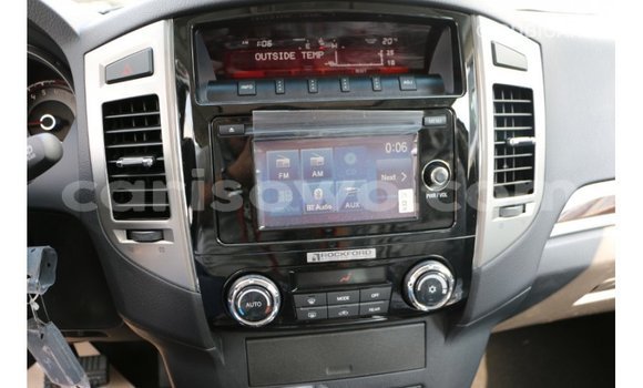 Acheter Import Voiture Mitsubishi Pajero Noir à Import - Dubai, Benin Acheter Import Voiture Mitsubishi Pajero Noir à Import - Dubai, Benin