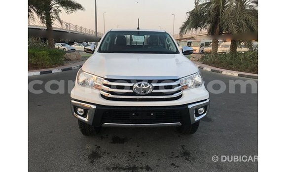 Acheter Import Voiture Toyota Hilux Blanc à Import - Dubai, Benin Acheter Import Voiture Toyota Hilux Blanc à Import - Dubai, Benin