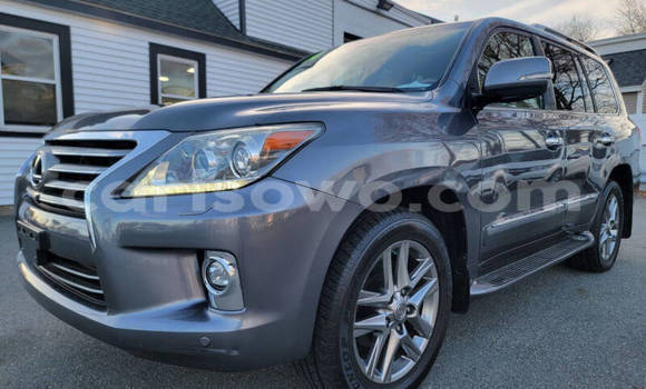 Sayi Na hannu Lexus LX 570 Azurfa Mota in Porto Novo a Benin
