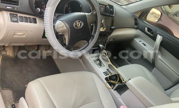 Acheter Occasion Voiture Toyota Highlander Gris à Cotonou, Benin Acheter Occasion Voiture Toyota Highlander Gris à Cotonou, Benin