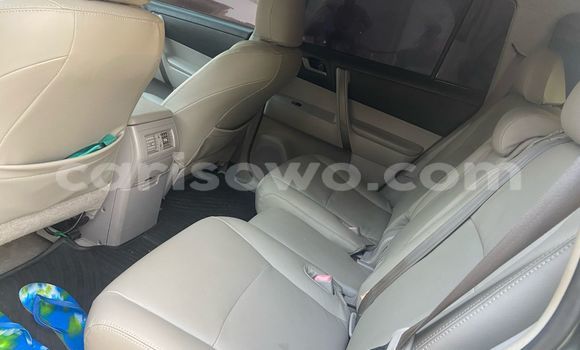 Acheter Occasion Voiture Toyota Highlander Gris à Cotonou, Benin Acheter Occasion Voiture Toyota Highlander Gris à Cotonou, Benin