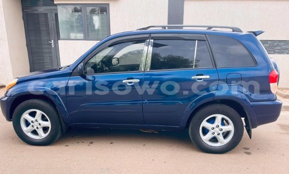 Ra Àlòkù Toyota RAV4 Blue Ọkọ̀ in Cotonou ni Benin Ra Àlòkù Toyota RAV4 Blue Ọkọ̀ in Cotonou ni Benin