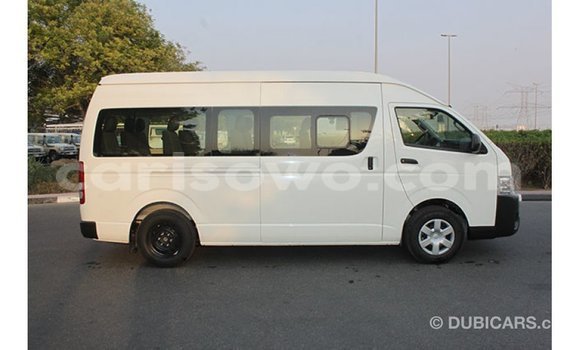 Acheter Import Voiture Toyota Hiace Blanc à Import - Dubai, Benin Acheter Import Voiture Toyota Hiace Blanc à Import - Dubai, Benin