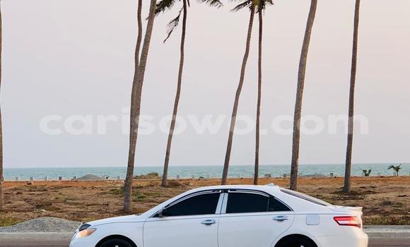 Ra Imported Toyota Camry funfun Ọkọ̀ in Cotonou ni Benin Ra Imported Toyota Camry funfun Ọkọ̀ in Cotonou ni Benin