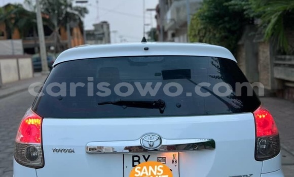 Sayi Na hannu Toyota Matrix White Mota in Cotonou a Benin Sayi Na hannu Toyota Matrix White Mota in Cotonou a Benin
