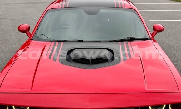 Sayi Na hannu Dodge Challenger Red Mota in Porto Novo a Benin Sayi Na hannu Dodge Challenger Red Mota in Porto Novo a Benin