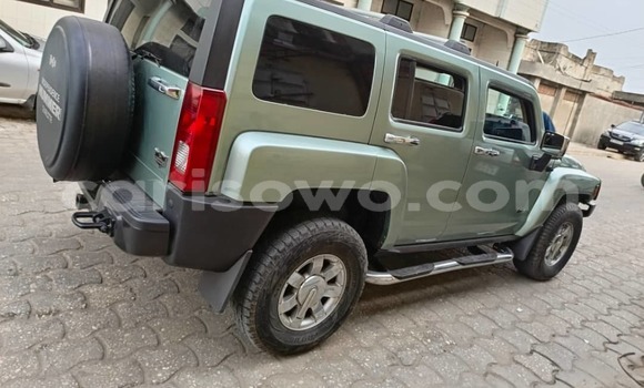 Ra Àlòkù Hummer H3 Alawọ ewe Ọkọ̀ in Cotonou ni Benin Ra Àlòkù Hummer H3 Alawọ ewe Ọkọ̀ in Cotonou ni Benin