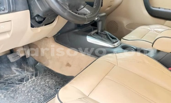 Ra Àlòkù Hummer H3 Alawọ ewe Ọkọ̀ in Cotonou ni Benin Ra Àlòkù Hummer H3 Alawọ ewe Ọkọ̀ in Cotonou ni Benin