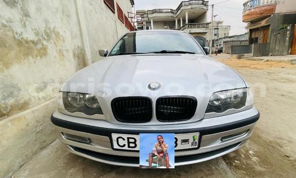 Ra Àlòkù BMW 3–Series Silver Ọkọ̀ in Cotonou ni Benin