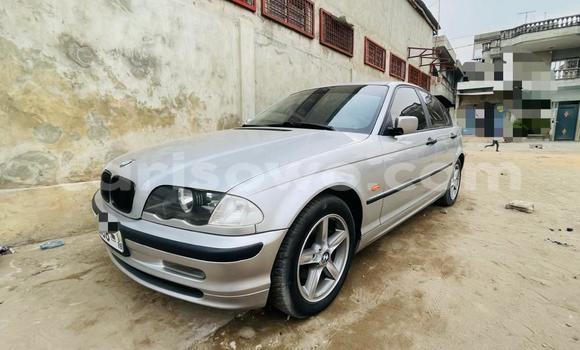 Sayi Na hannu BMW 3–Series Azurfa Mota in Cotonou a Benin Sayi Na hannu BMW 3–Series Azurfa Mota in Cotonou a Benin
