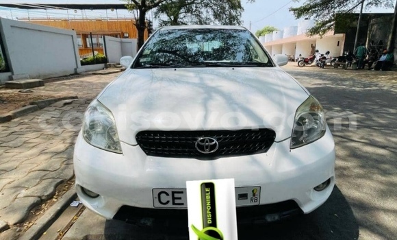 Sayi Na hannu Toyota Matrix White Mota in Cotonou a Benin Sayi Na hannu Toyota Matrix White Mota in Cotonou a Benin