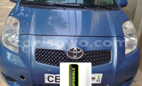 Sayi Na hannu Toyota Yaris Blue Mota in Cotonou a Benin