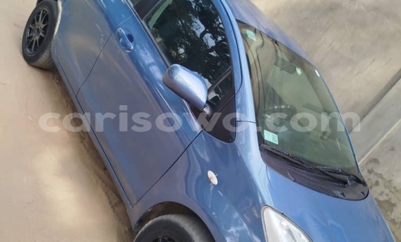 Sayi Na hannu Toyota Yaris Blue Mota in Cotonou a Benin Sayi Na hannu Toyota Yaris Blue Mota in Cotonou a Benin