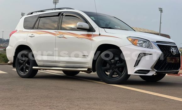 Sayi Na hannu Toyota RAV4 White Mota in Porto Novo a Benin Sayi Na hannu Toyota RAV4 White Mota in Porto Novo a Benin