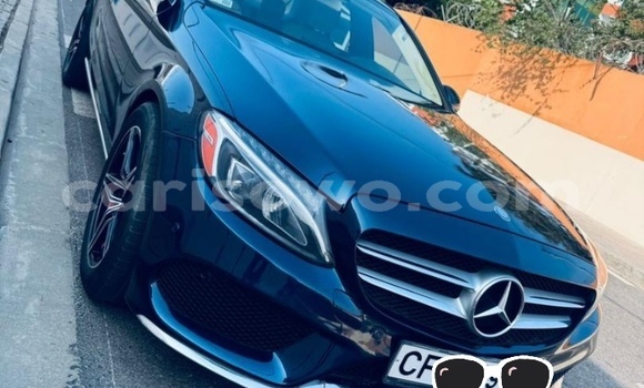 Sayi Na hannu Mercedes-Benz 300CD Black Mota in Cotonou a Benin Sayi Na hannu Mercedes-Benz 300CD Black Mota in Cotonou a Benin