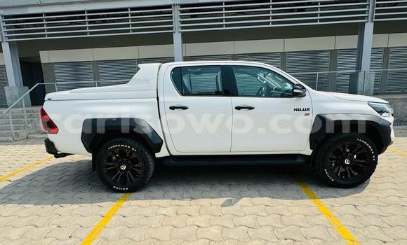 Ra Àlòkù Toyota Hilux Miiran Ọkọ̀ in Cotonou ni Benin Ra Àlòkù Toyota Hilux Miiran Ọkọ̀ in Cotonou ni Benin