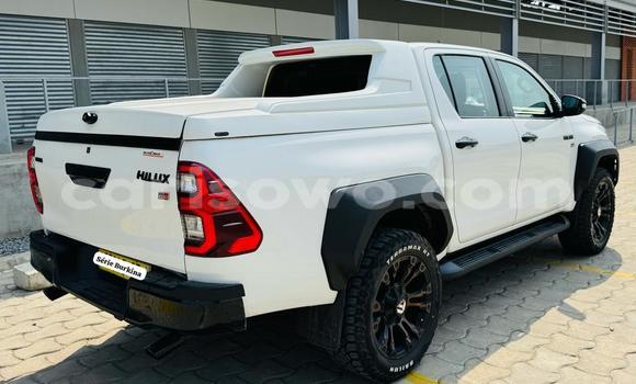 Ra Àlòkù Toyota Hilux Miiran Ọkọ̀ in Cotonou ni Benin Ra Àlòkù Toyota Hilux Miiran Ọkọ̀ in Cotonou ni Benin