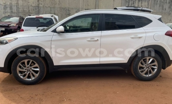 Sayi Na hannu Hyundai Tucson White Mota in Cotonou a Benin Sayi Na hannu Hyundai Tucson White Mota in Cotonou a Benin