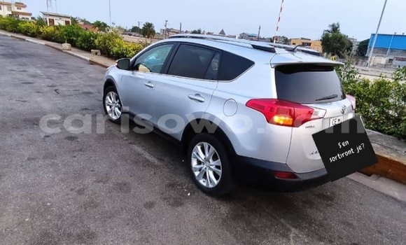 Sayi Na hannu Toyota RAV4 Azurfa Mota in Cotonou a Benin Sayi Na hannu Toyota RAV4 Azurfa Mota in Cotonou a Benin