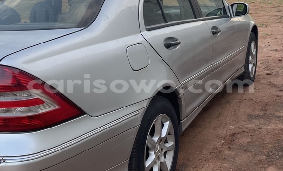 Acheter Occasion Voiture Mercedes-Benz 230 Gris à Abomey Calavi, Benin Acheter Occasion Voiture Mercedes-Benz 230 Gris à Abomey Calavi, Benin