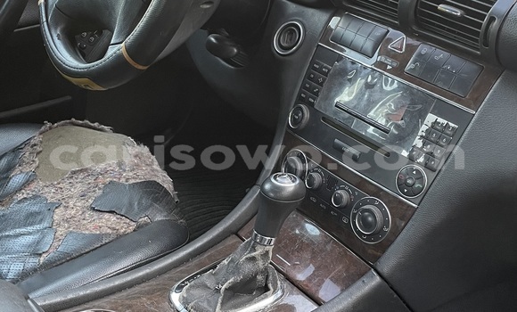 Acheter Occasion Voiture Mercedes-Benz 230 Gris à Abomey Calavi, Benin Acheter Occasion Voiture Mercedes-Benz 230 Gris à Abomey Calavi, Benin