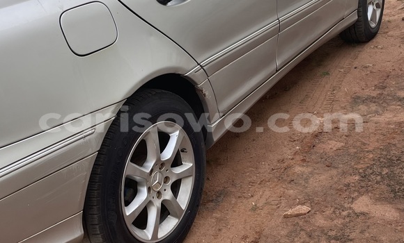 Acheter Occasion Voiture Mercedes-Benz 230 Gris à Abomey Calavi, Benin Acheter Occasion Voiture Mercedes-Benz 230 Gris à Abomey Calavi, Benin