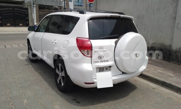 Acheter Occasion Voiture Toyota RAV4 Blanc à Cotonou, Benin