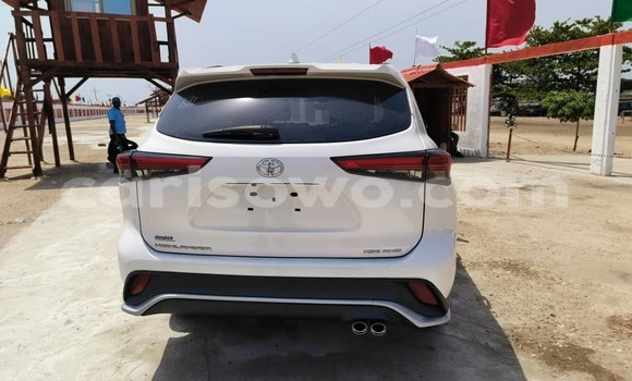 Acheter Occasion Voiture Toyota Highlander Blanc à Cotonou, Benin Acheter Occasion Voiture Toyota Highlander Blanc à Cotonou, Benin