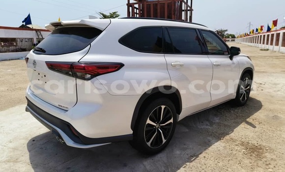 Acheter Occasion Voiture Toyota Highlander Blanc à Cotonou, Benin Acheter Occasion Voiture Toyota Highlander Blanc à Cotonou, Benin