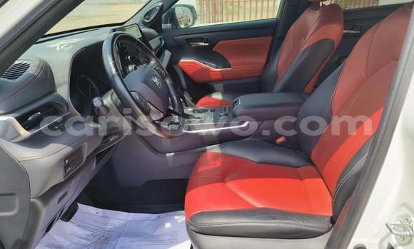 Acheter Occasion Voiture Toyota Highlander Blanc à Cotonou, Benin Acheter Occasion Voiture Toyota Highlander Blanc à Cotonou, Benin