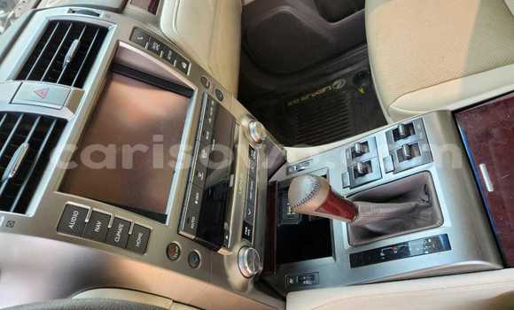 Ra Àlòkù Lexus GX funfun Ọkọ̀ in Cotonou ni Benin Ra Àlòkù Lexus GX funfun Ọkọ̀ in Cotonou ni Benin