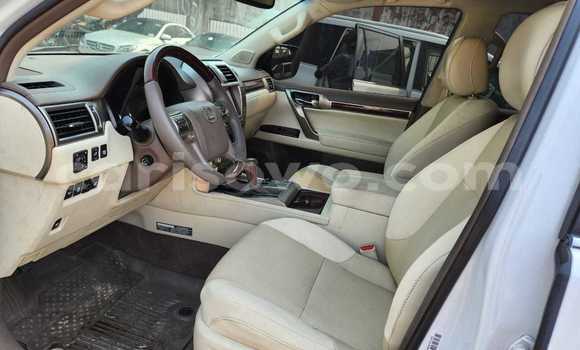 Ra Àlòkù Lexus GX funfun Ọkọ̀ in Cotonou ni Benin Ra Àlòkù Lexus GX funfun Ọkọ̀ in Cotonou ni Benin