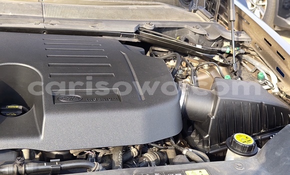 Ra Àlòkù Land Rover Defender Silver Ọkọ̀ in Cotonou ni Benin Ra Àlòkù Land Rover Defender Silver Ọkọ̀ in Cotonou ni Benin