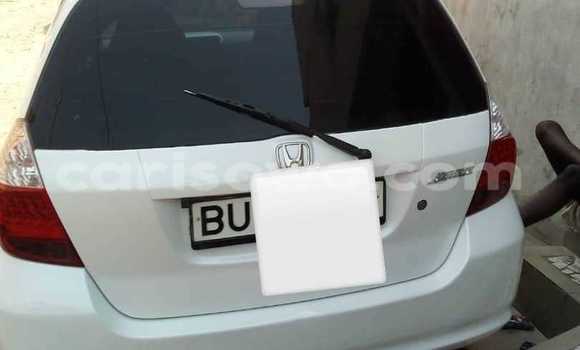 Acheter Occasion Voiture Honda Jazz Blanc à Cotonou, Benin Acheter Occasion Voiture Honda Jazz Blanc à Cotonou, Benin