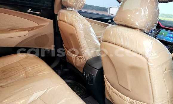 Ra Àlòkù Hyundai Sonata funfun Ọkọ̀ in Cotonou ni Benin Ra Àlòkù Hyundai Sonata funfun Ọkọ̀ in Cotonou ni Benin
