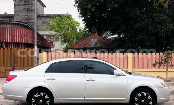 Ra Àlòkù Toyota Avalon Silver Ọkọ̀ in Cotonou ni Benin Ra Àlòkù Toyota Avalon Silver Ọkọ̀ in Cotonou ni Benin