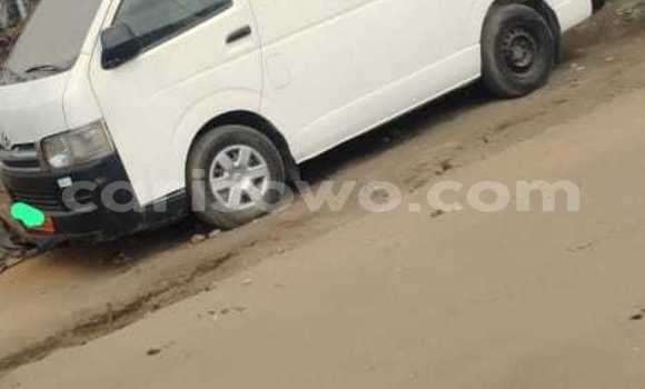 Ra Àlòkù Toyota Hiace funfun Ọkọ̀ in Cotonou ni Benin Ra Àlòkù Toyota Hiace funfun Ọkọ̀ in Cotonou ni Benin