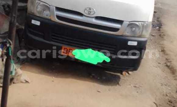 Ra Àlòkù Toyota Hiace funfun Ọkọ̀ in Cotonou ni Benin Ra Àlòkù Toyota Hiace funfun Ọkọ̀ in Cotonou ni Benin