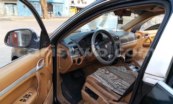 Ra Àlòkù Porsche Cayenne Black Ọkọ̀ in Cotonou ni Benin Ra Àlòkù Porsche Cayenne Black Ọkọ̀ in Cotonou ni Benin