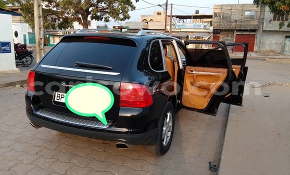 Ra Àlòkù Porsche Cayenne Black Ọkọ̀ in Cotonou ni Benin Ra Àlòkù Porsche Cayenne Black Ọkọ̀ in Cotonou ni Benin