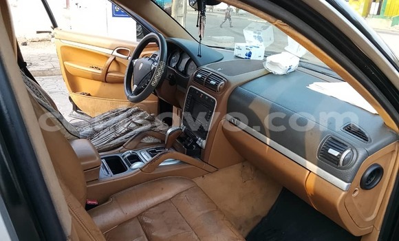 Ra Àlòkù Porsche Cayenne Black Ọkọ̀ in Cotonou ni Benin Ra Àlòkù Porsche Cayenne Black Ọkọ̀ in Cotonou ni Benin