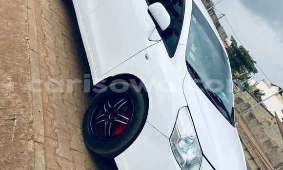 Sayi Na hannu Toyota Corolla White Mota in Porto Novo a Benin Sayi Na hannu Toyota Corolla White Mota in Porto Novo a Benin