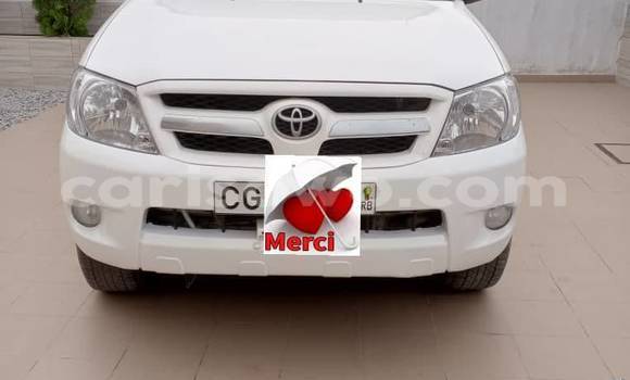 Acheter Occasion Voiture Toyota Hilux Blanc à Porto Novo, Benin