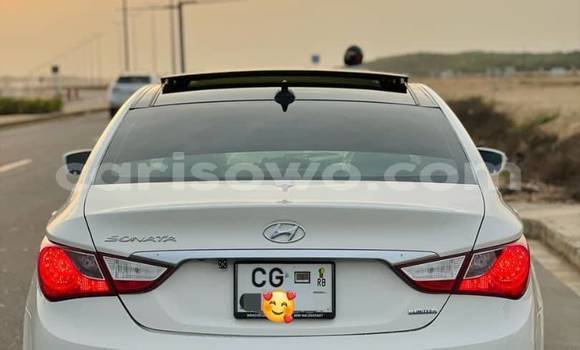 Sayi Na hannu Hyundai Sonata White Mota in Porto Novo a Benin Sayi Na hannu Hyundai Sonata White Mota in Porto Novo a Benin