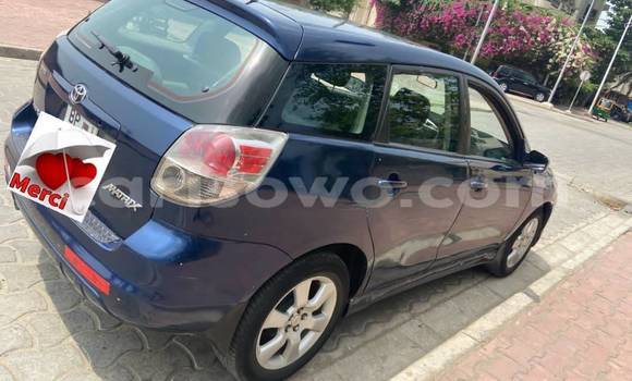 Sayi Na hannu Toyota Matrix Blue Mota in Porto Novo a Benin Sayi Na hannu Toyota Matrix Blue Mota in Porto Novo a Benin