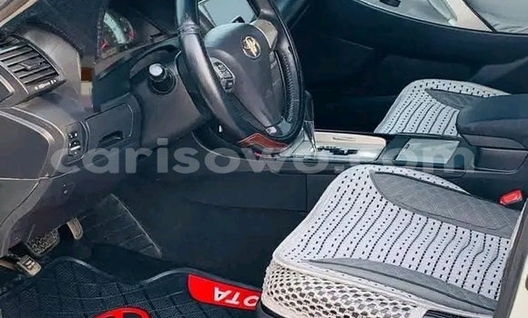 Sayi Na hannu Toyota Camry White Mota in Cotonou a Benin Sayi Na hannu Toyota Camry White Mota in Cotonou a Benin