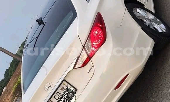 Sayi Na hannu Hyundai Sonata White Mota in Cotonou a Benin Sayi Na hannu Hyundai Sonata White Mota in Cotonou a Benin