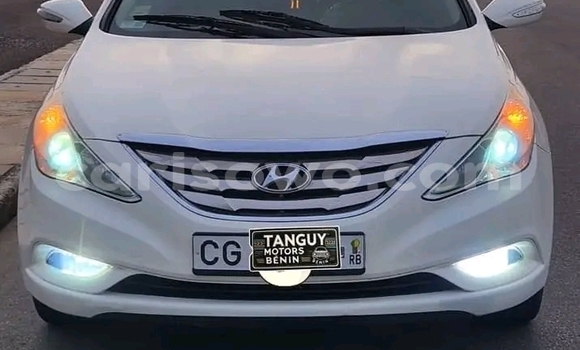 Sayi Na hannu Hyundai Sonata White Mota in Cotonou a Benin Sayi Na hannu Hyundai Sonata White Mota in Cotonou a Benin