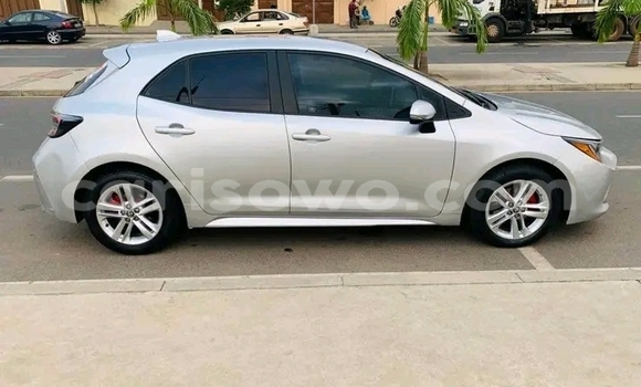 Sayi Na hannu Toyota Corolla White Mota in Cotonou a Benin Sayi Na hannu Toyota Corolla White Mota in Cotonou a Benin